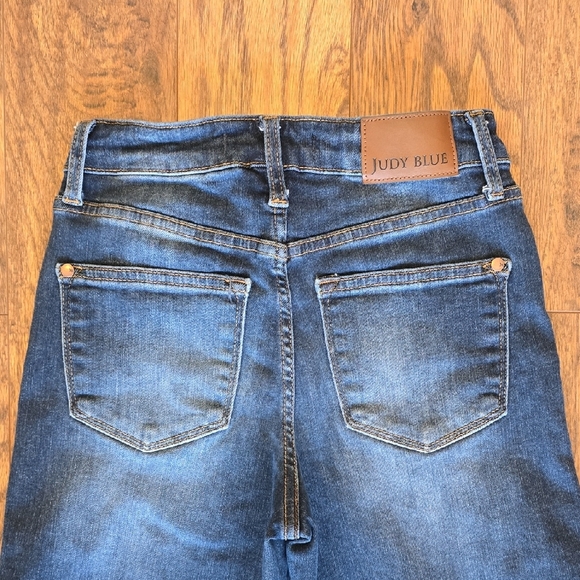 Judy Blue Wide Crop Jeans EUC - Women's Size 1/25 - Picture 5 of 13